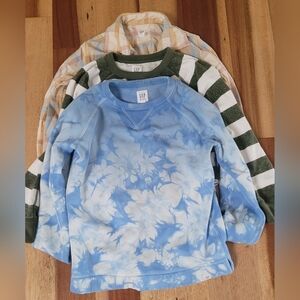 GAP Kids Bundle. 2 Sweatshirts And 1 Button Up. Size 8